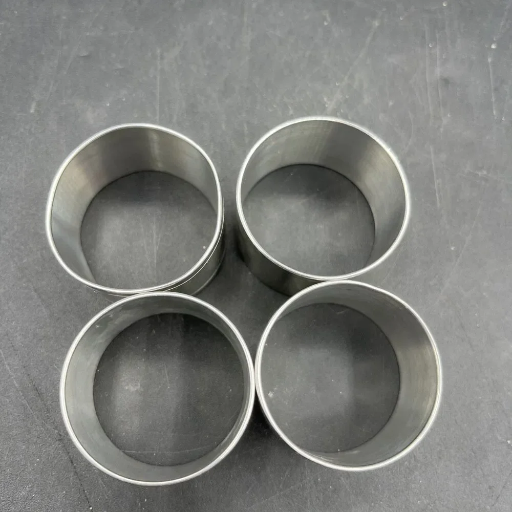 Set of 4 Metal Napkin Rings Silver Ribbed Pattern Elegant Table Decor